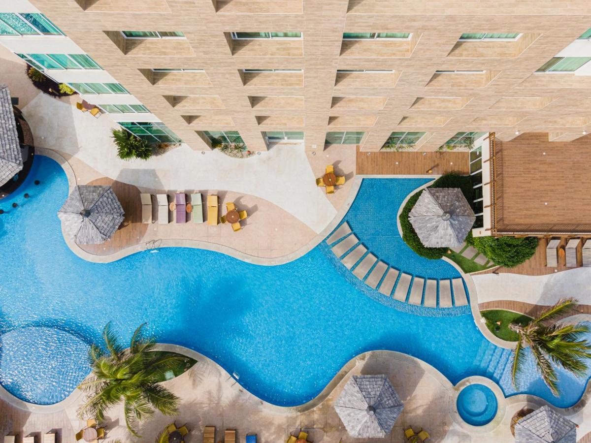 豪华马雷洛酒店 福塔雷萨 外观 照片 The pool at the hotel