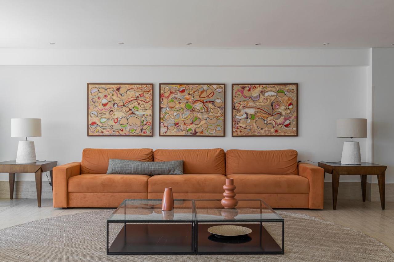 豪华马雷洛酒店 福塔雷萨 外观 照片 A living room with a sofa